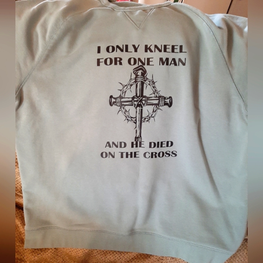 Sweatshirt